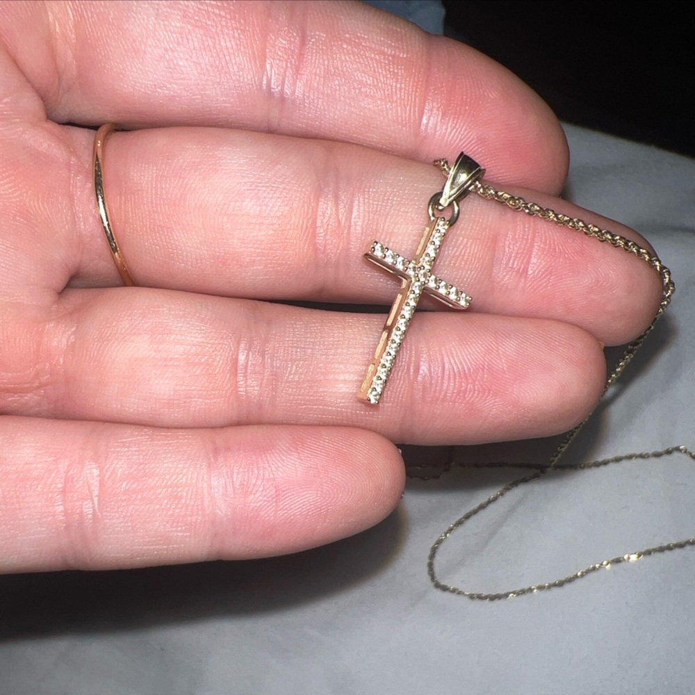 14kt gold cross pendant and 14kt gold chain